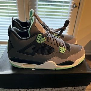 Air Jordan 4 retro men’s size 9.5 worn once